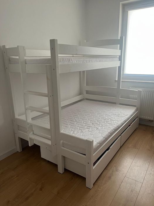 Łóżko piętrowe dla trzech osób