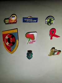 Vendo oito pins novos