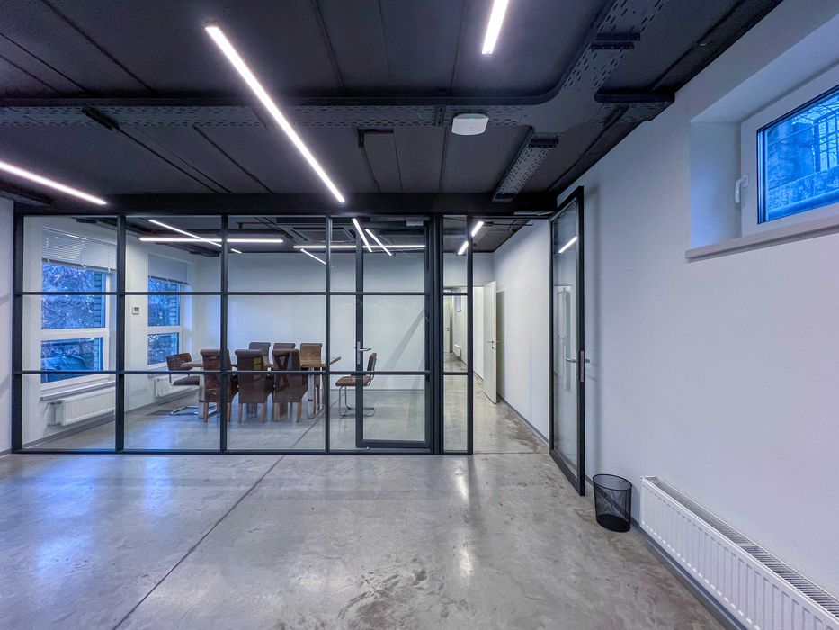 Орендувати офіс на Печерську окремий вхід, перший поверх, є генератор