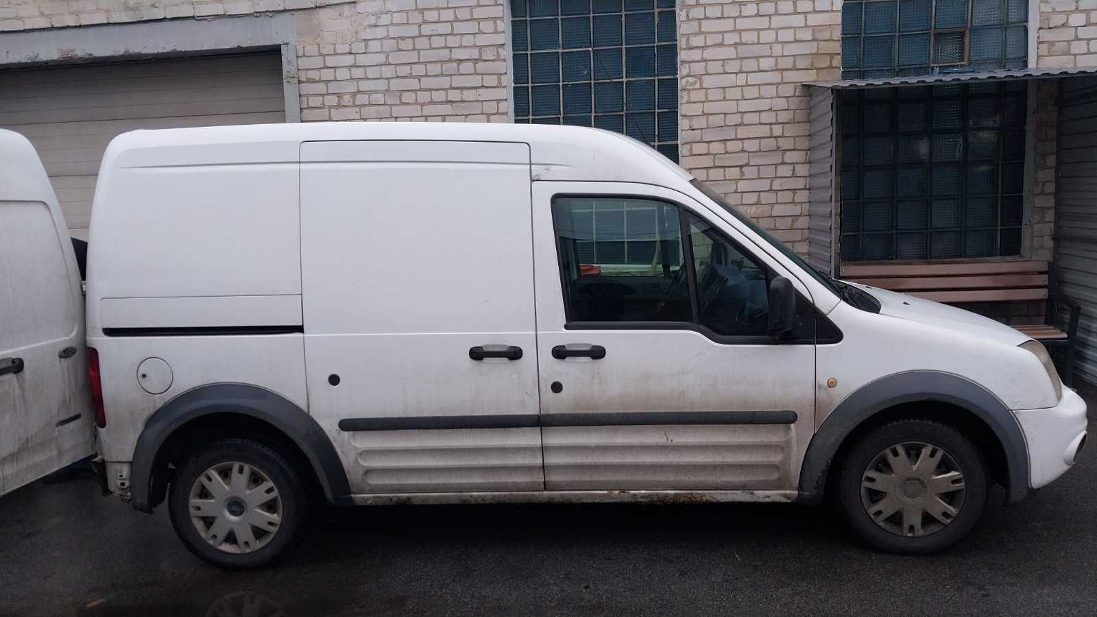 Автомобиль Ford Transit Conneсt 2012