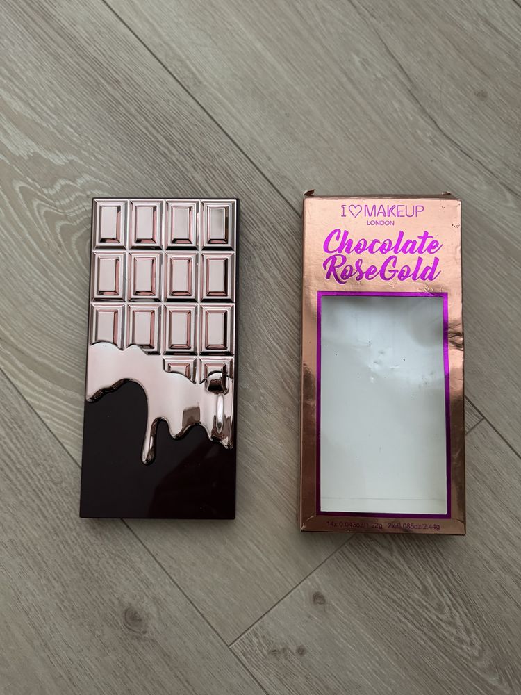 Paleta cieni do powiek Revolution Chocolate Rose Gold jak nowa
