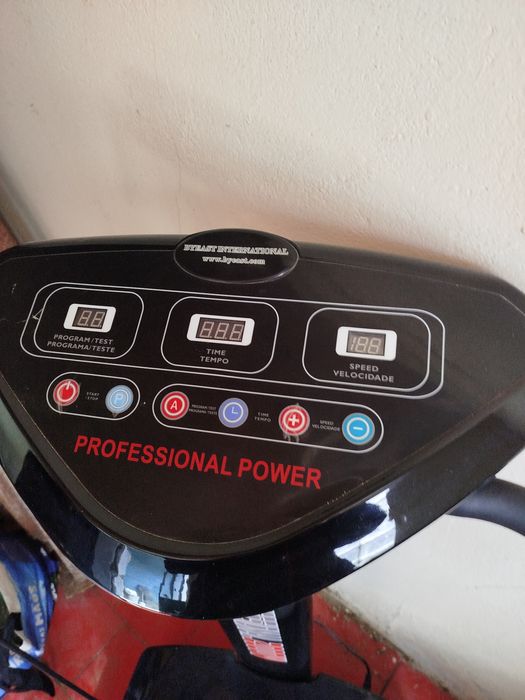 Plataforma vibratória Byeast professional 2000 w