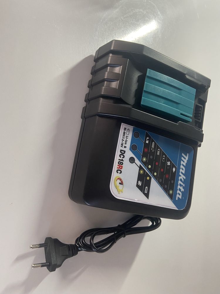 Ładowarka do akumulatorów Makita DC18RC