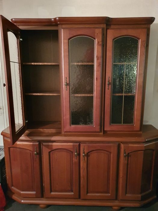 Kredens dębowy w bardzo dobrym stanie