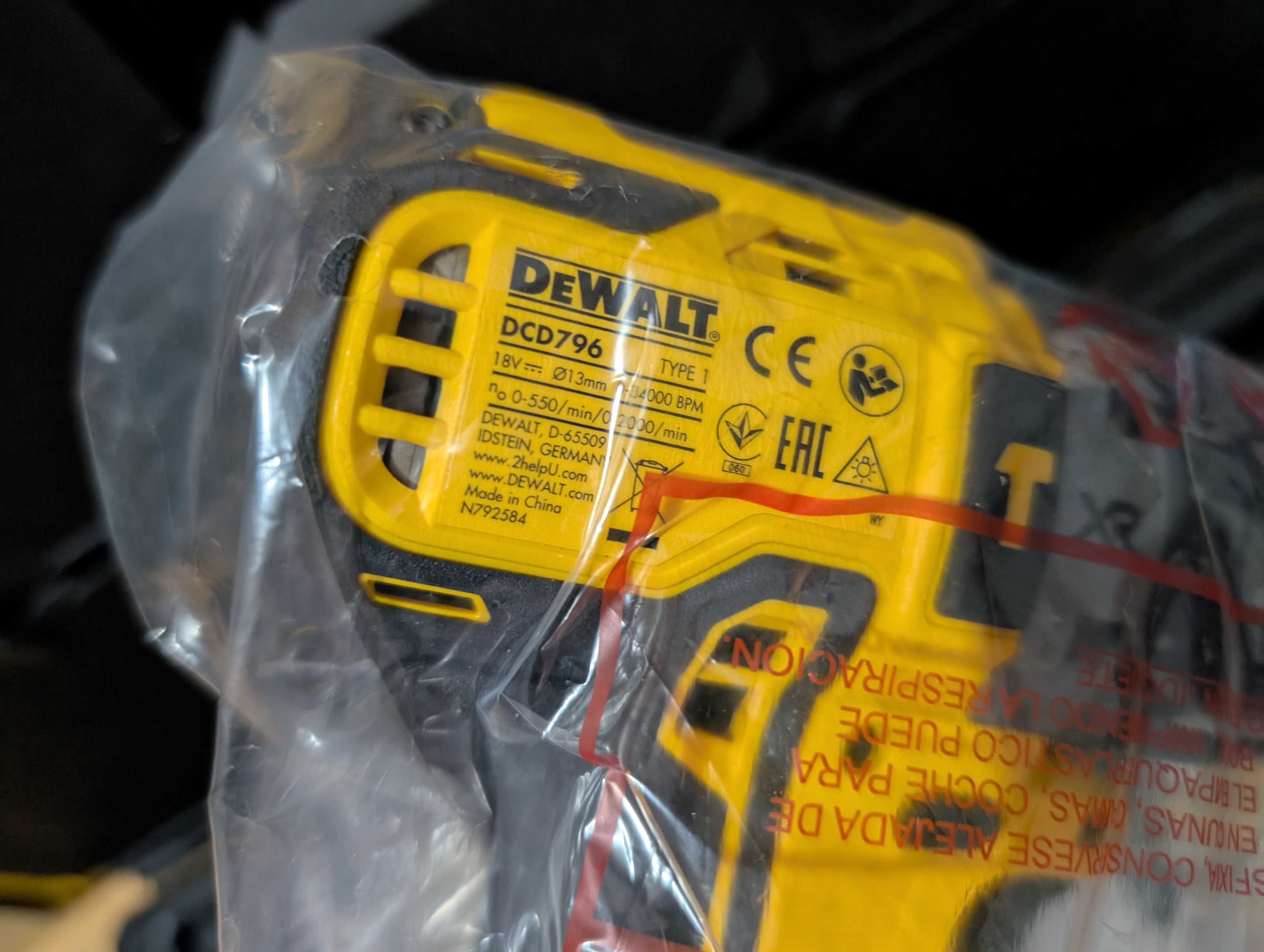 Набір Dewalt DCK266P3 (дриль, шуруповерт ударний) з Британії