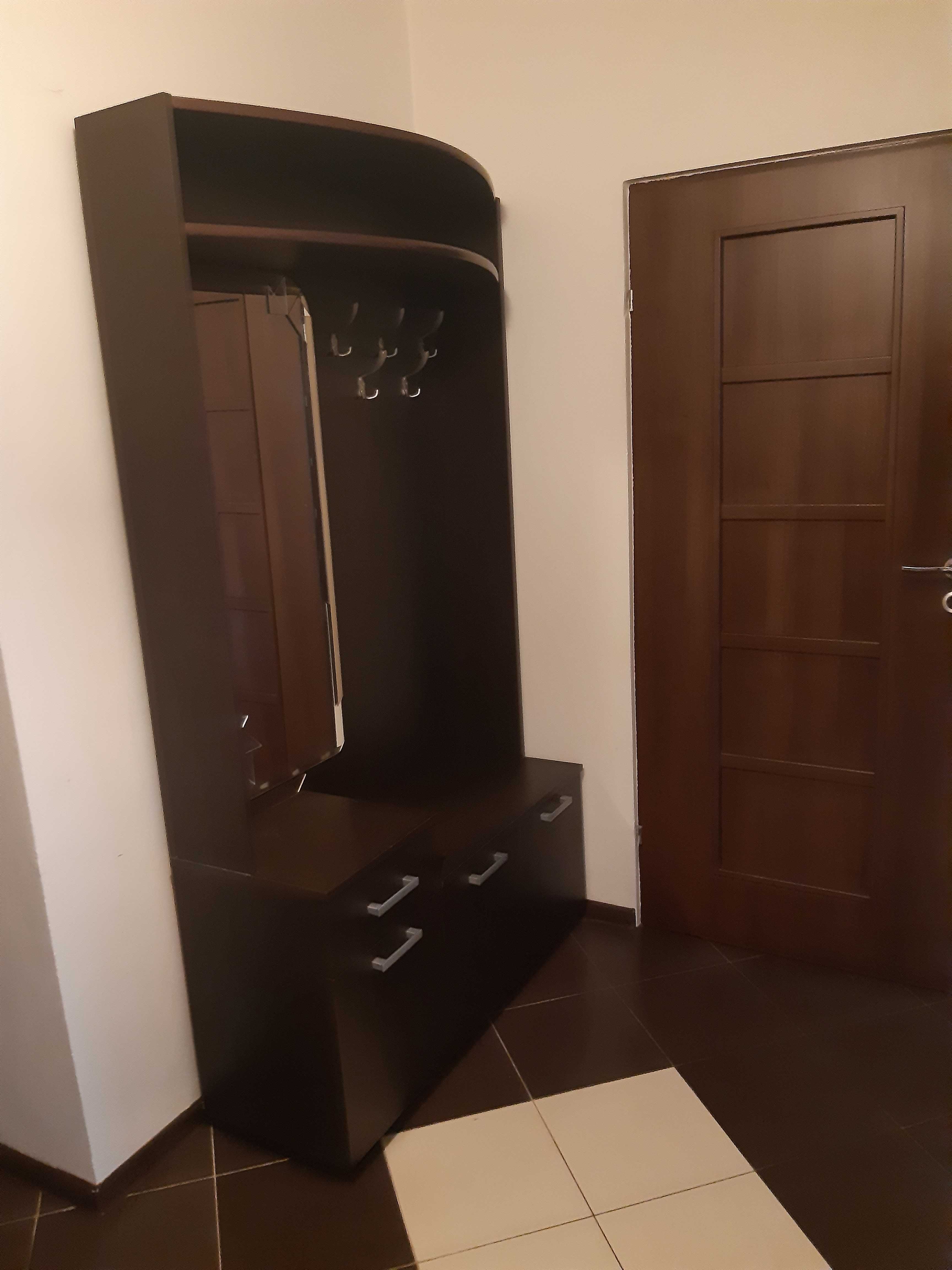 Szafka do korytarza z wieszakami, szafkami i szufladą // GARDEROBA
