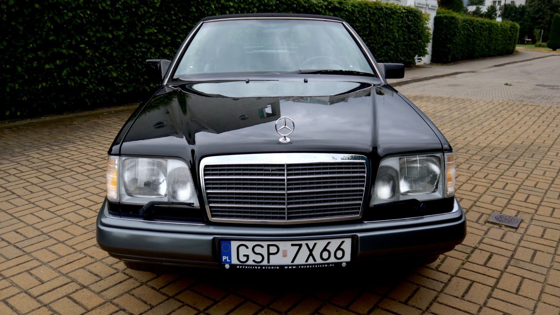 Mercedes-Benz W124 (1984-1993) Na sprzedaż: Mercedes Benz W124 Cabrio z bardzo małym przebiegiem!!!