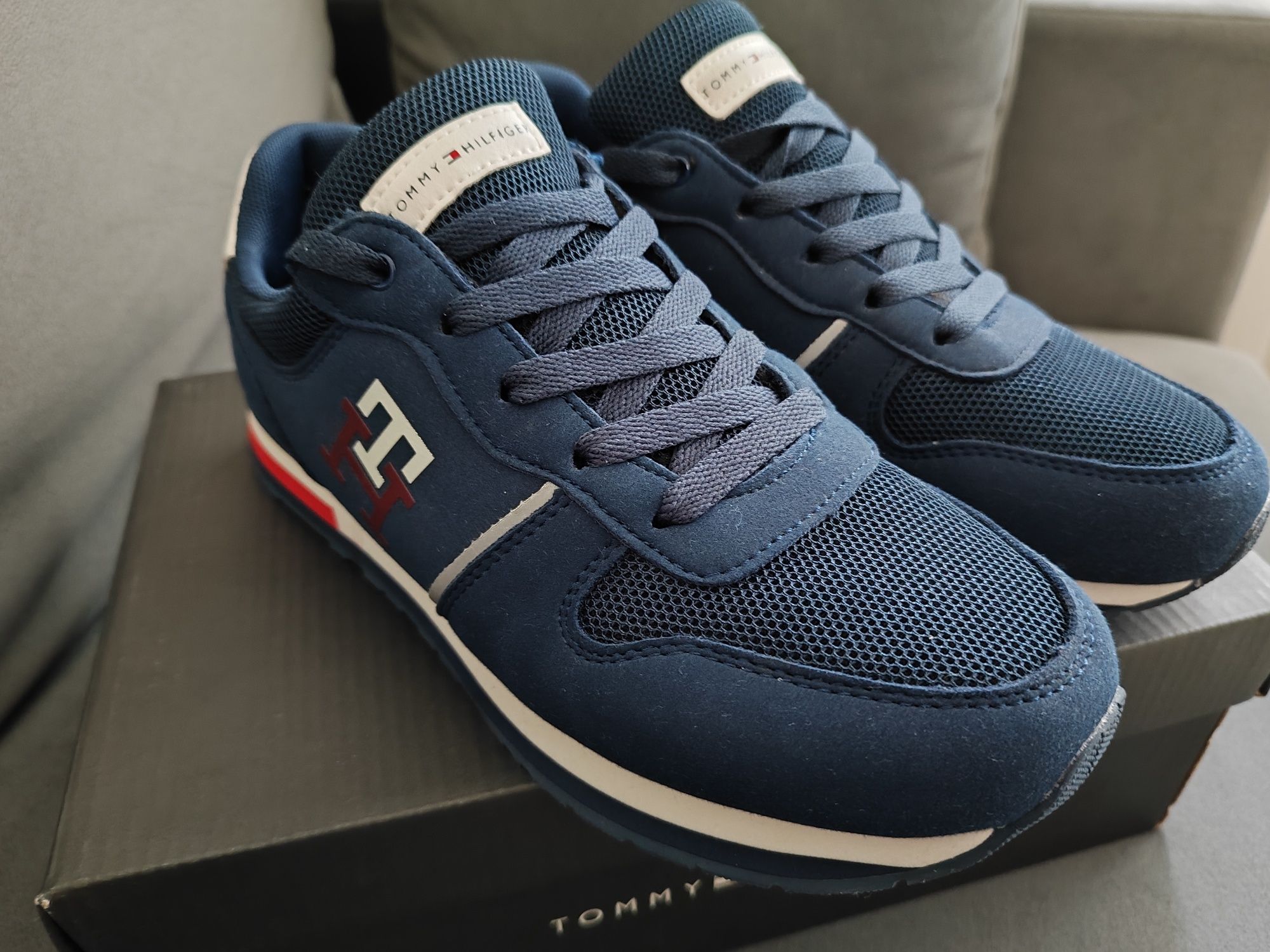 Buty sportowe Tommy Hilfiger - Sneakersy granatowe