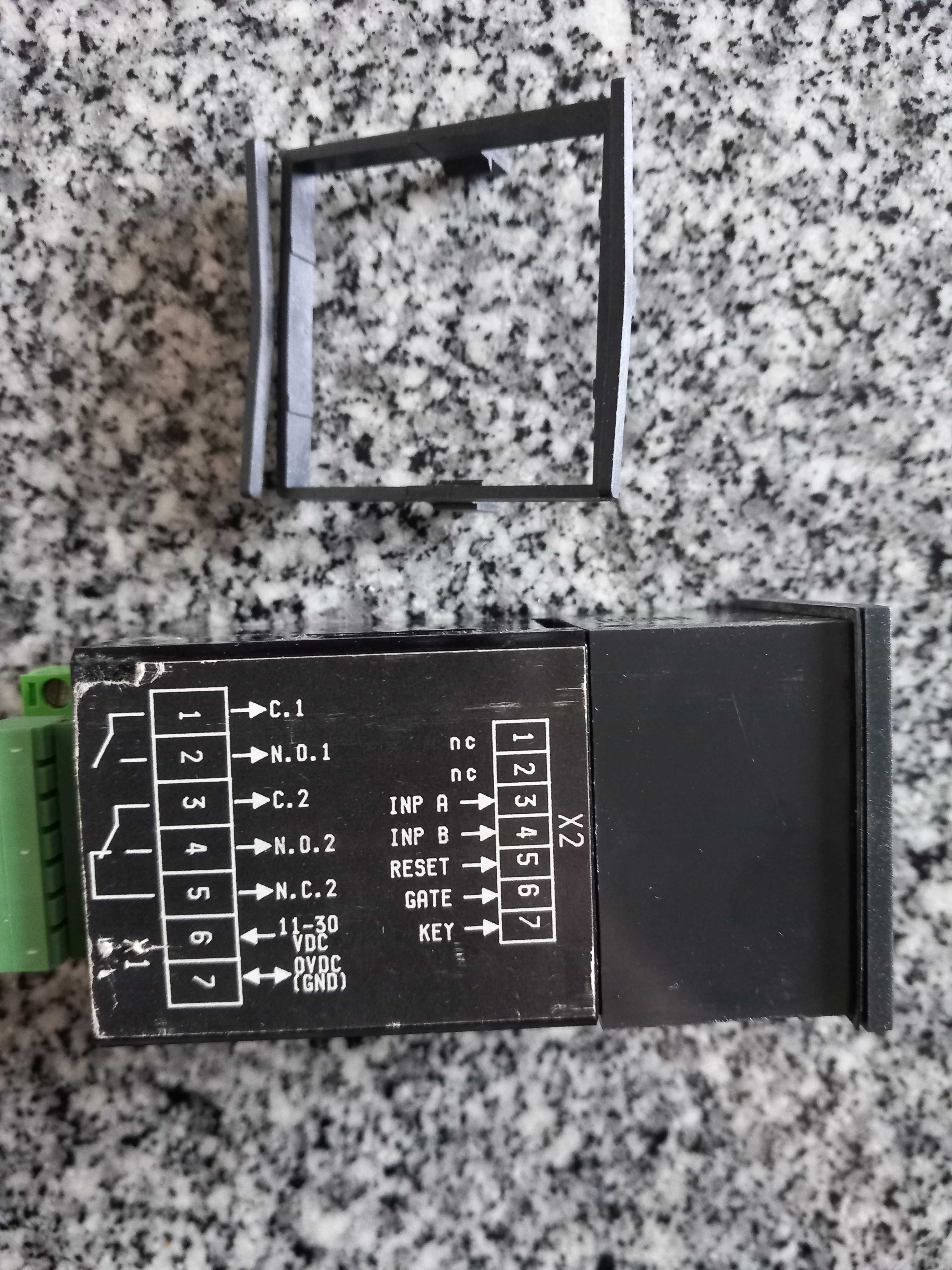 3 Contadores multifunción - Display LCD de 6 dígitos - 230 V AC