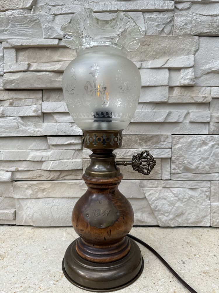 Stara lampka jak naftowa z datą 1867r szklo mosiadz drewno