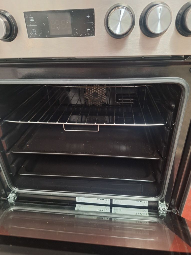 Vendo fogão com forno eléctrico belko em óptimo estado por 50 euros