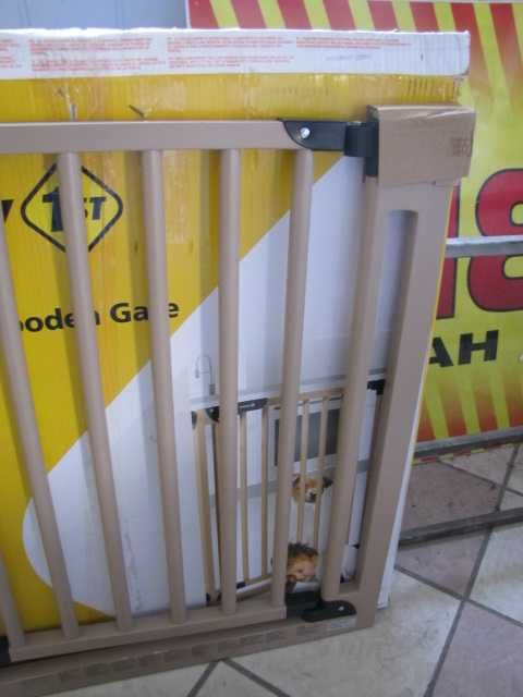 Bramka zabezpieczająca ochronna dla dzieci Safety 73-80 cm jak drewno