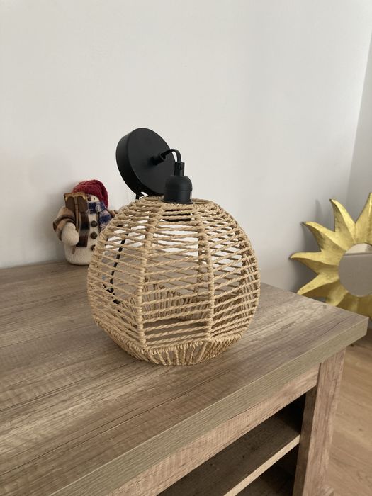 Candeeiro da loja do Gato Preto e candeeiro de teto da Homa