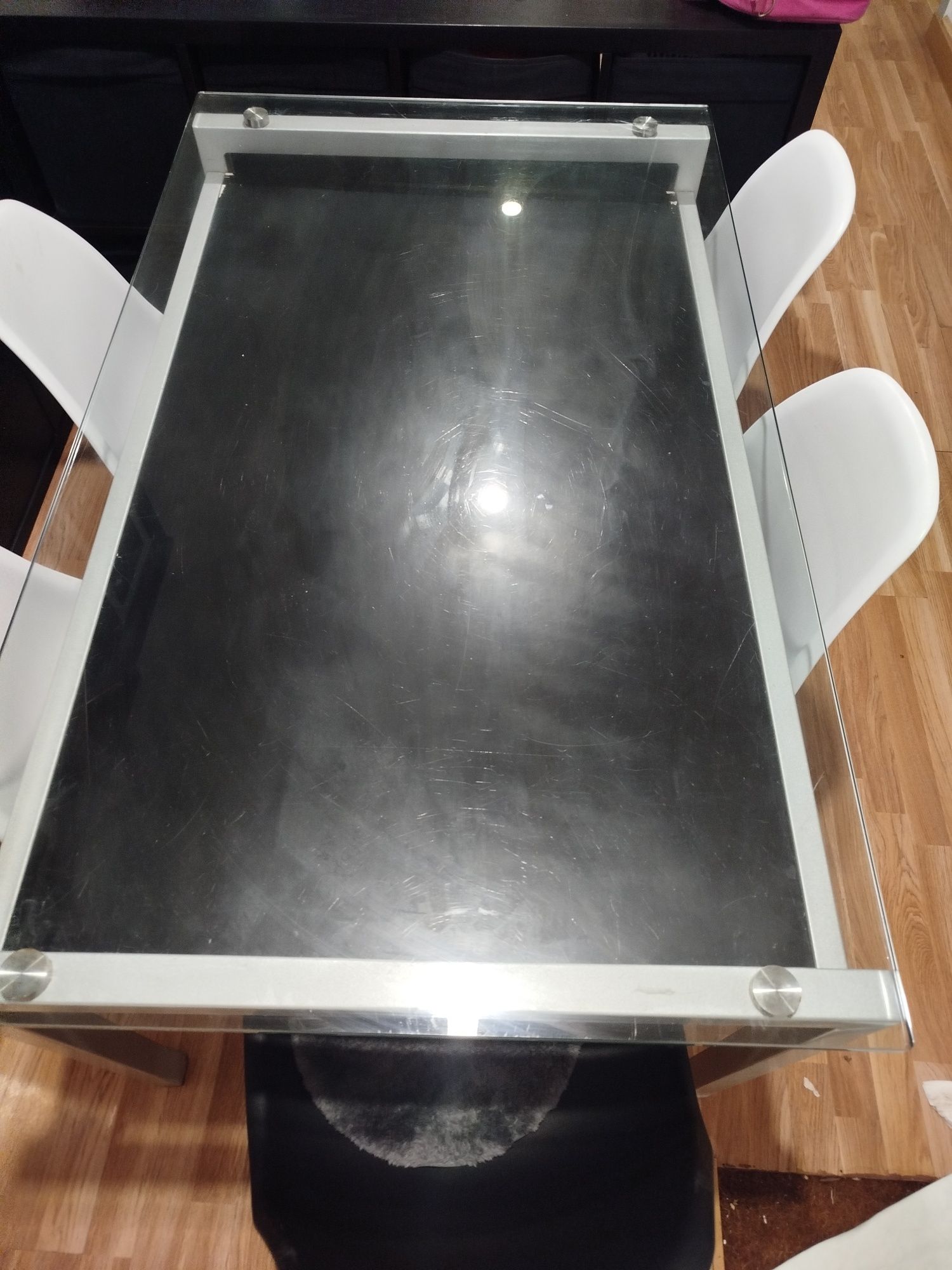 Vendo ou troco por algo do meu interesse  Mesa de vidro  e Ferro para