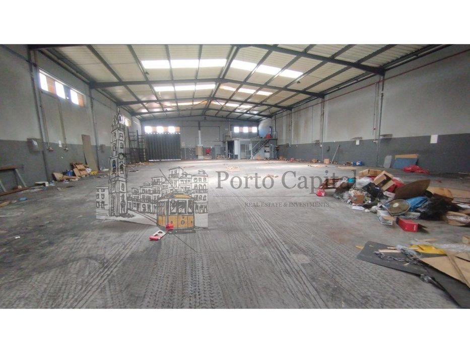 Armazém com espaço amplo e pé direito alto em Vila do Conde - EXCEL...