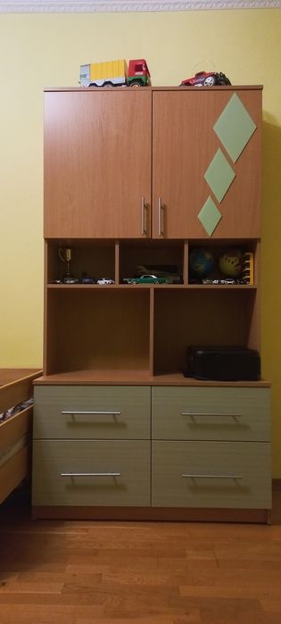 Меблі для спальні, дитячої, для підлітків, зроблені за індивідуальним