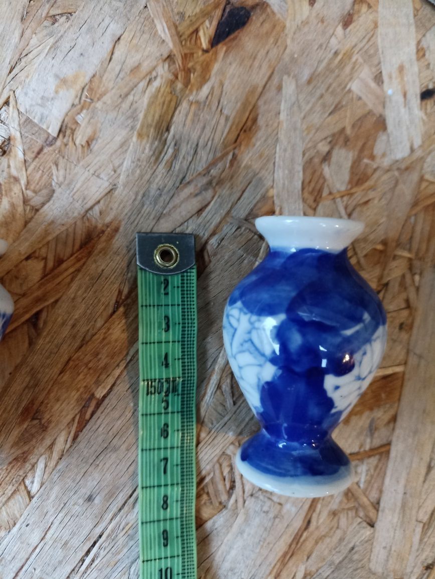 Kolekcjonerski Komplet 4 malutkich ceramicznych wazonów waz urn puchar