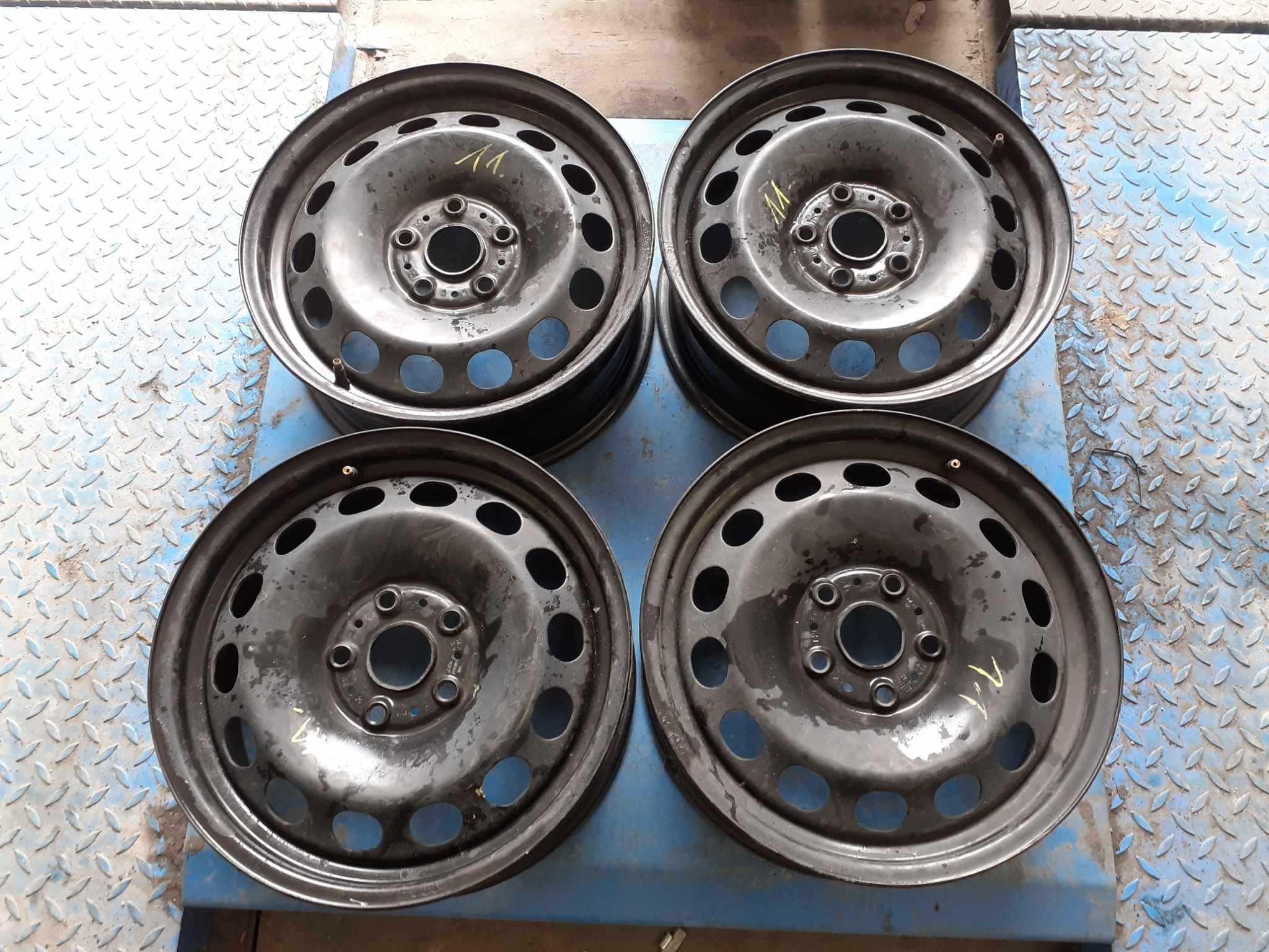4x używane felgi stalowe 16 5x112 Audi A3 A4 Vw Golf Passat Tour Skoda