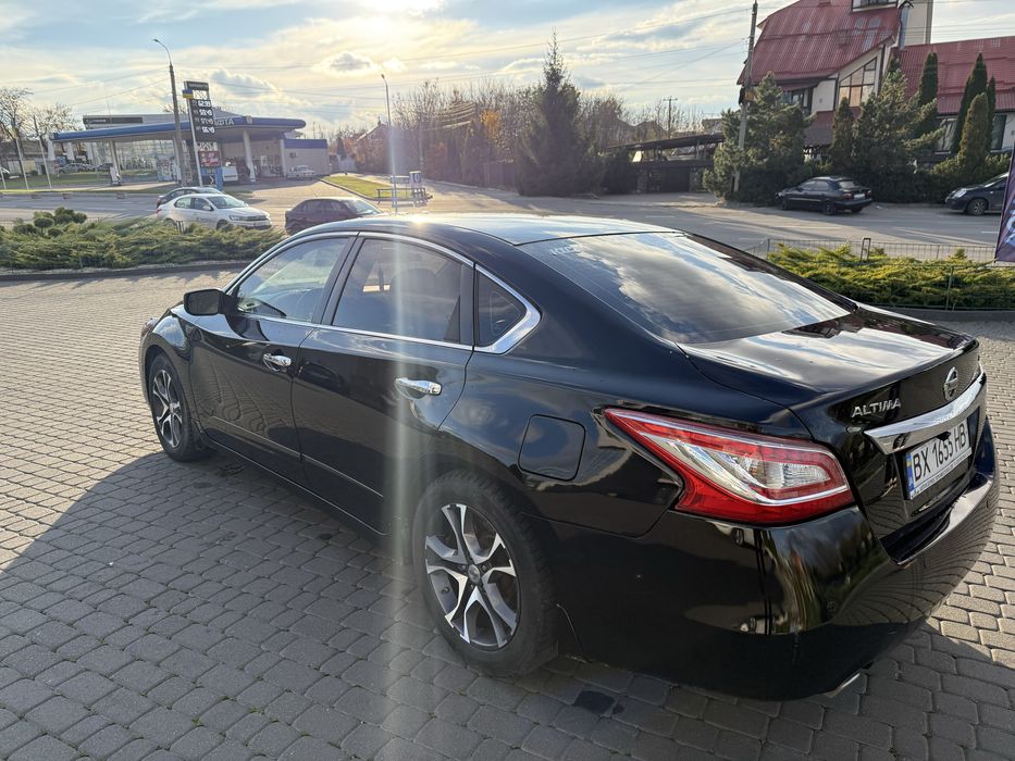 Nissan Altima 2015 2.5 бензин