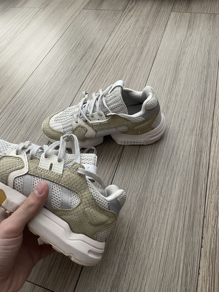 Sapatilha Adidas