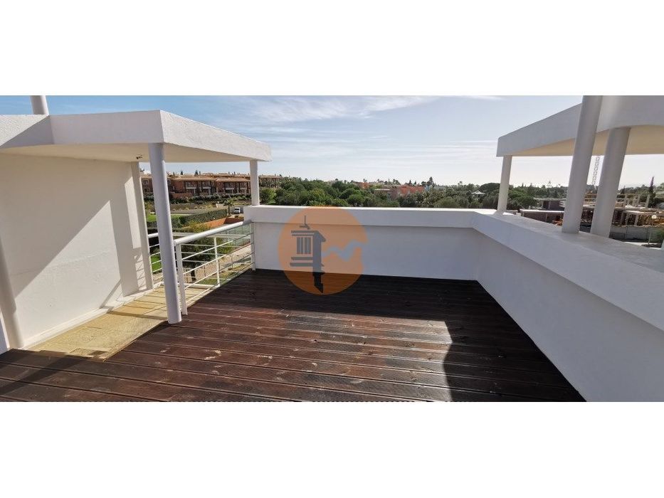 Moradia totalmente renovada numa zona calma onde predomina a habita...