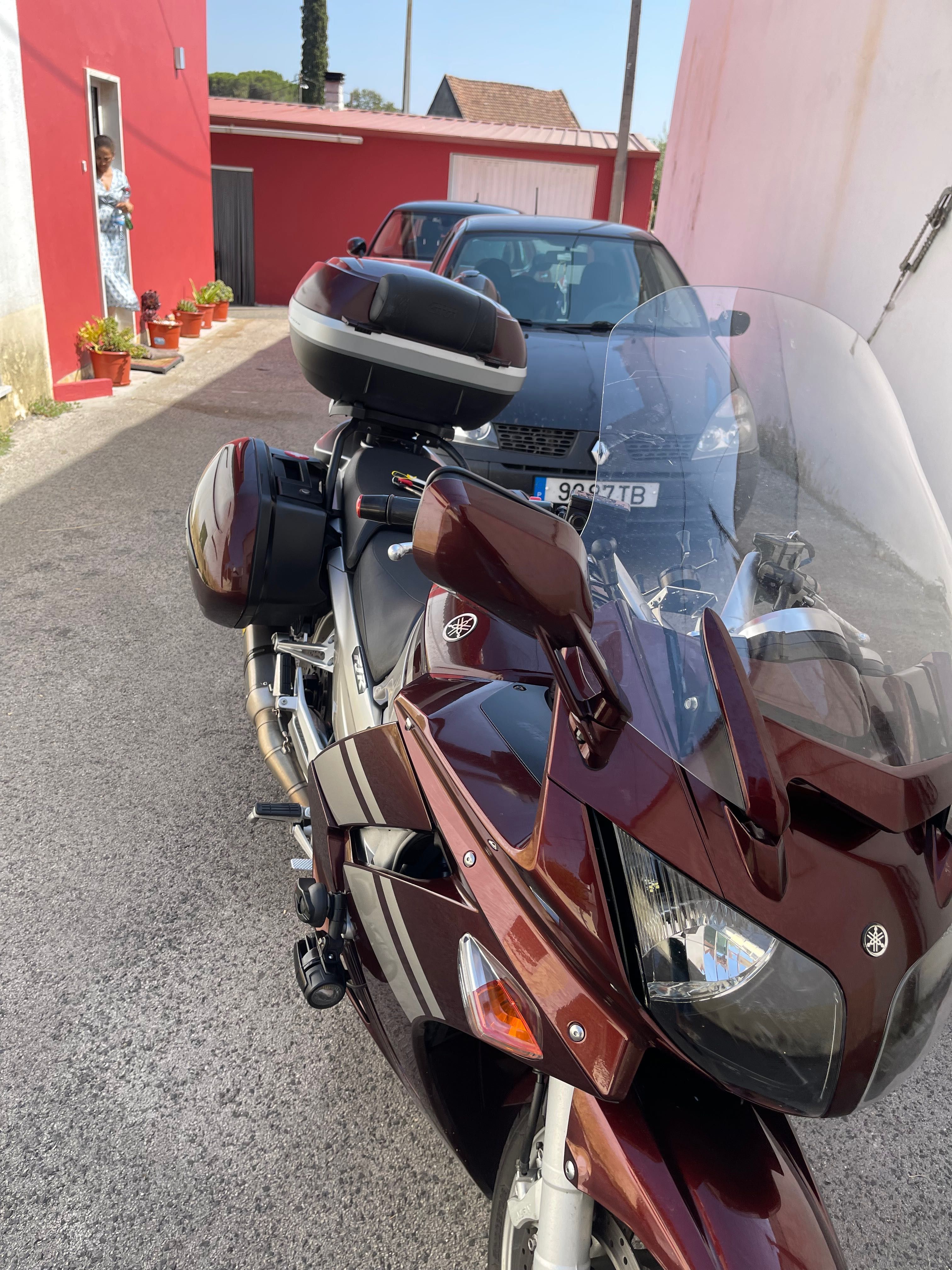 FJR como nova para venda
