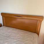 Cama casal com mesas cab
