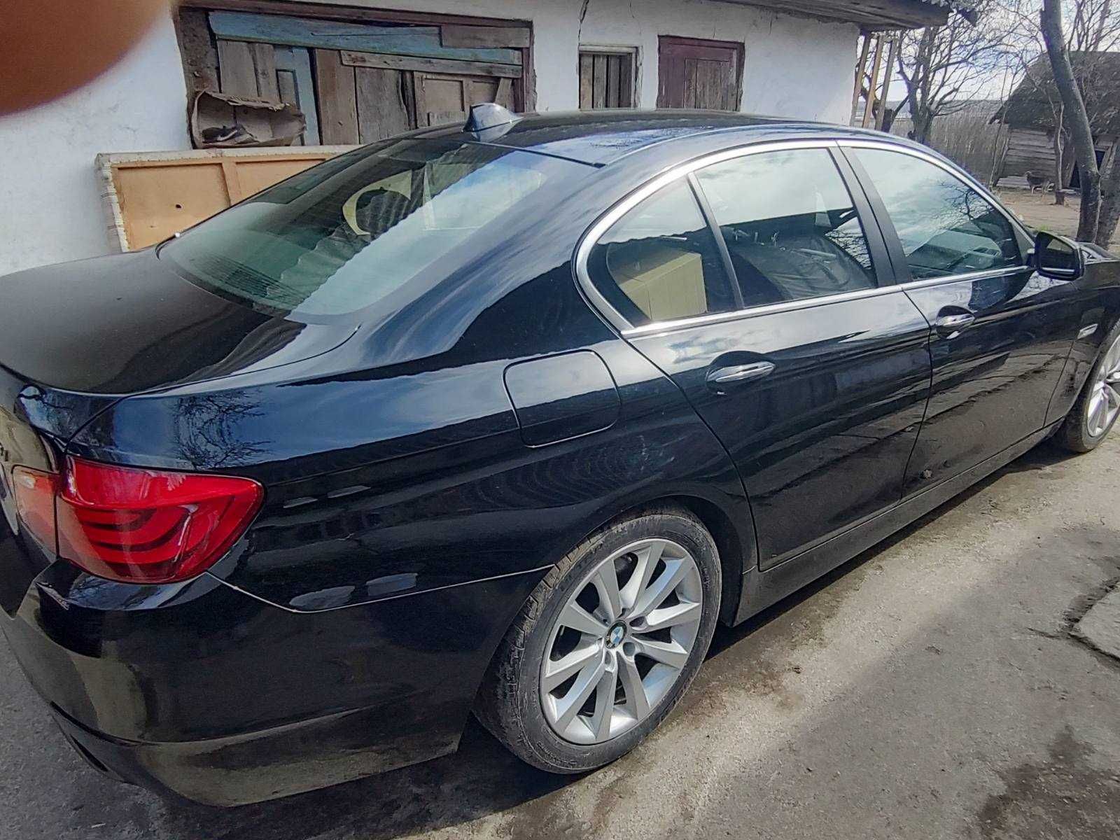 BMW 528i, год 2012, 144000км, не крашена, нафарширована. Чорный.