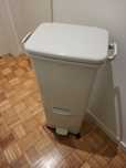 Vendo caixote lixo 42L