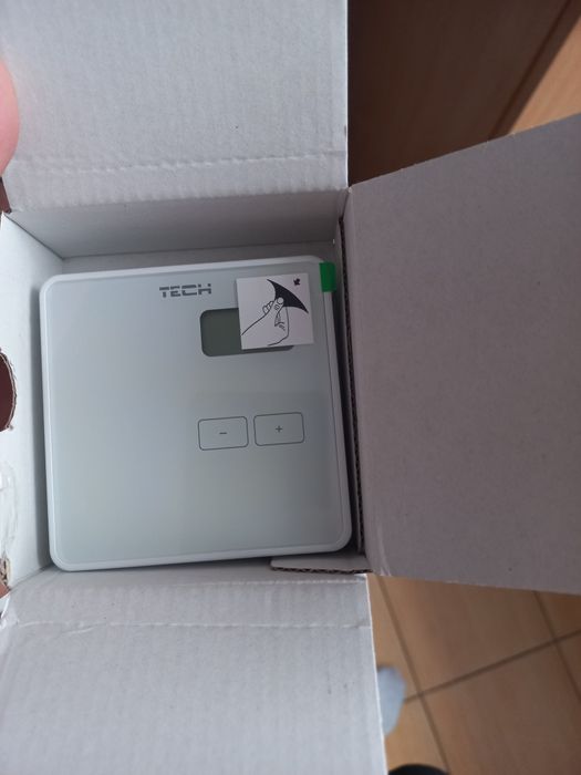 Tech Sterownik Pokojowy Przewodowy Dwustanowy Biały ST294V1WH
