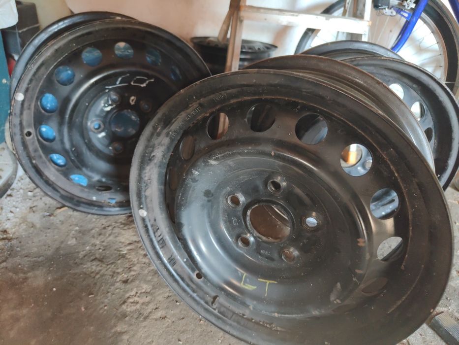 Felgi stalowe oryginalne auris 15" plus kołpaki oyginalne Toyota