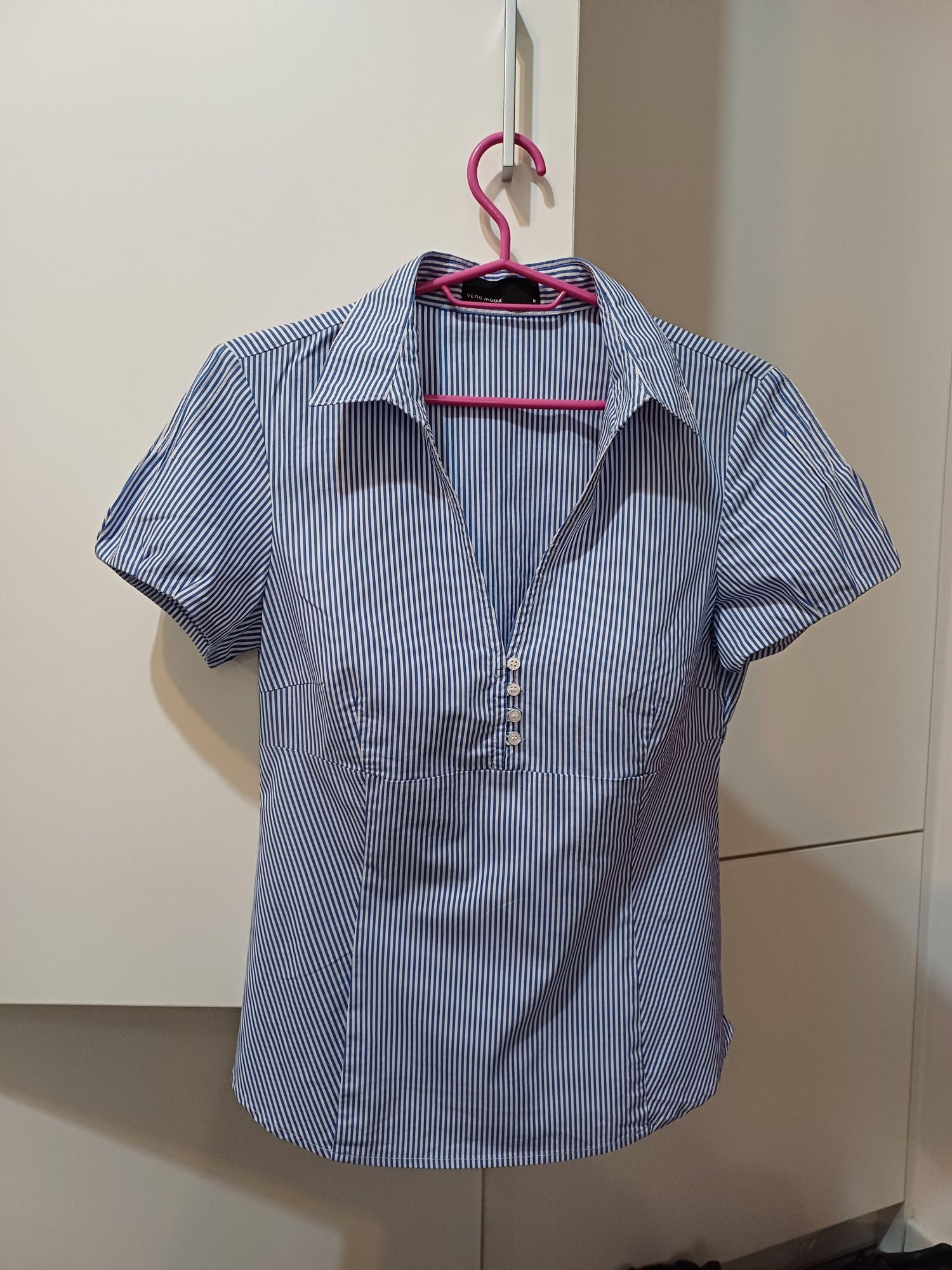 Elegancka bluzka damska podkreśla figurę Vero Moda r. M