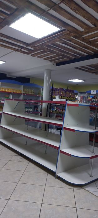 Продам полки для товара