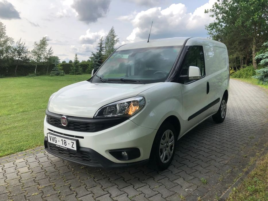 Fiat DOBLO  Faktura Vat 23% Nawigacja Kamera Czujniki Tempomat