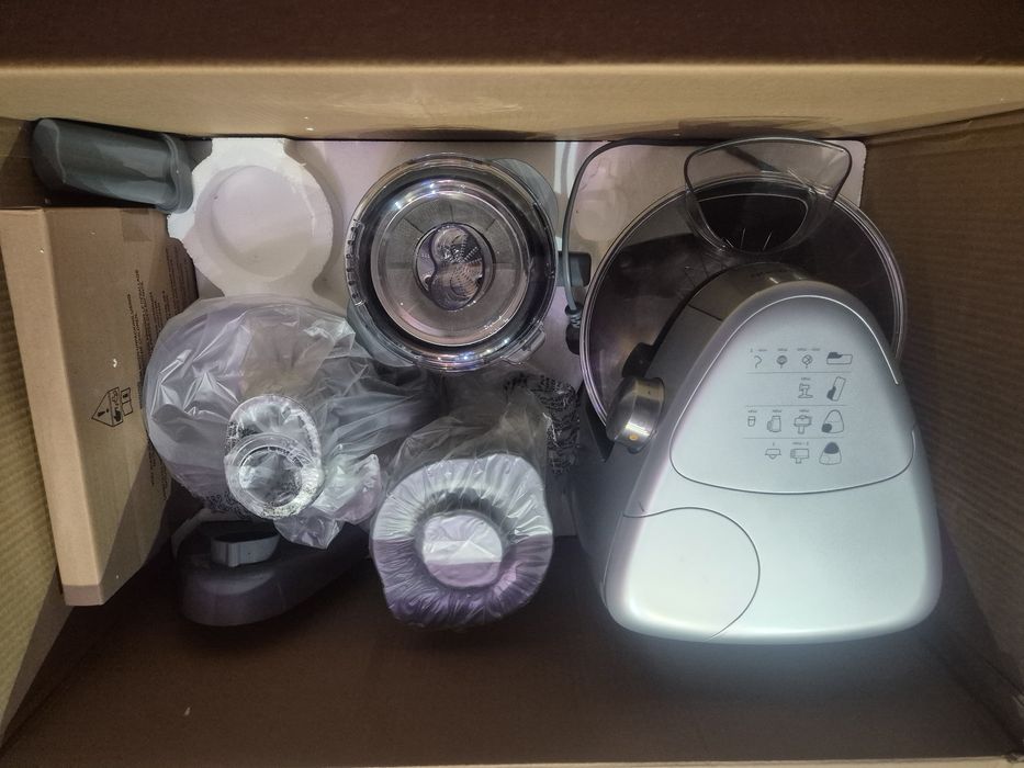 Sprzedam używany robot planetarny firmy KENWOOD.