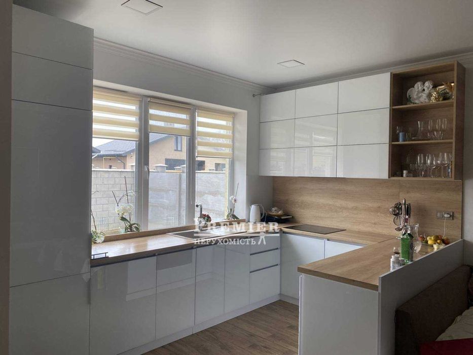 Продам сучасний будинок в Фонтанці