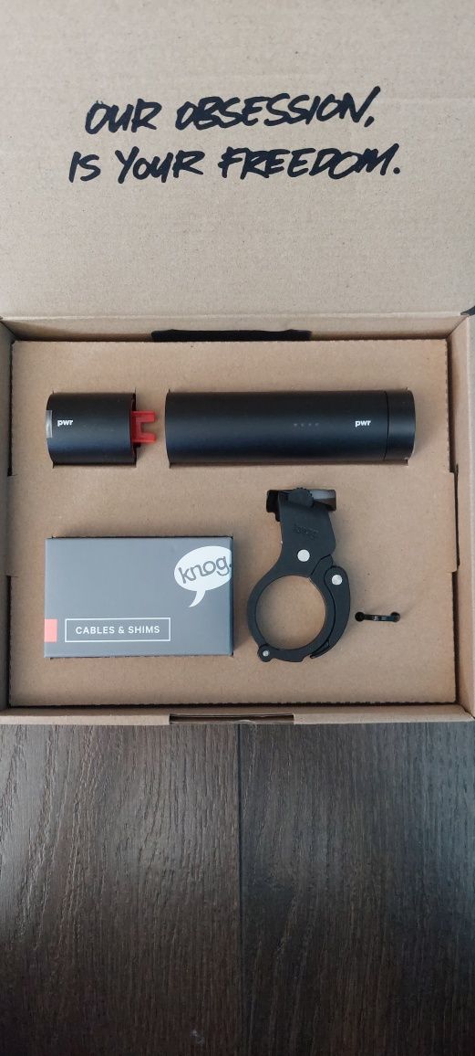 Lampka przednia Knog PWR Road 700