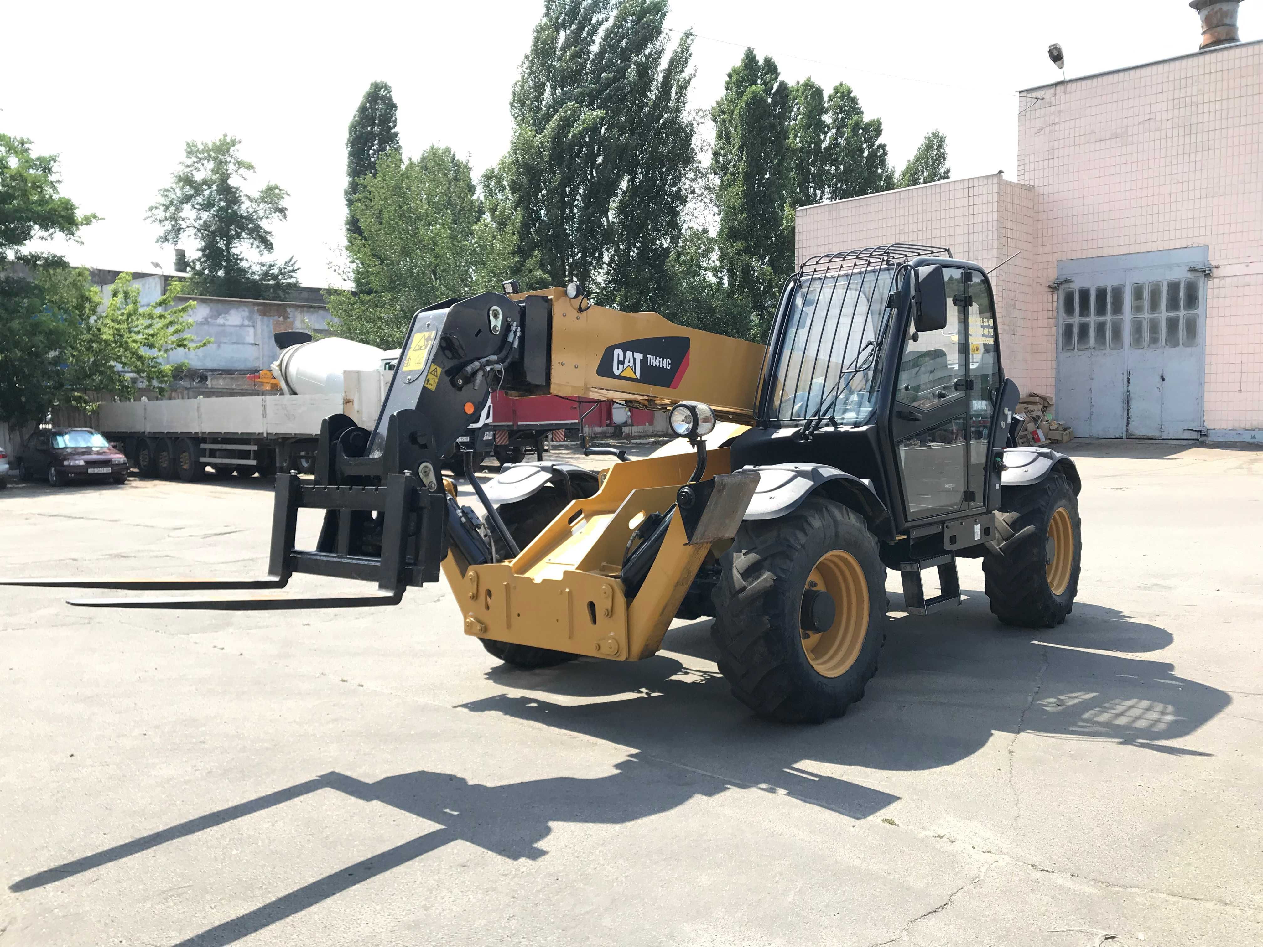 Телескопічний навантажувач CAT TH 414 C