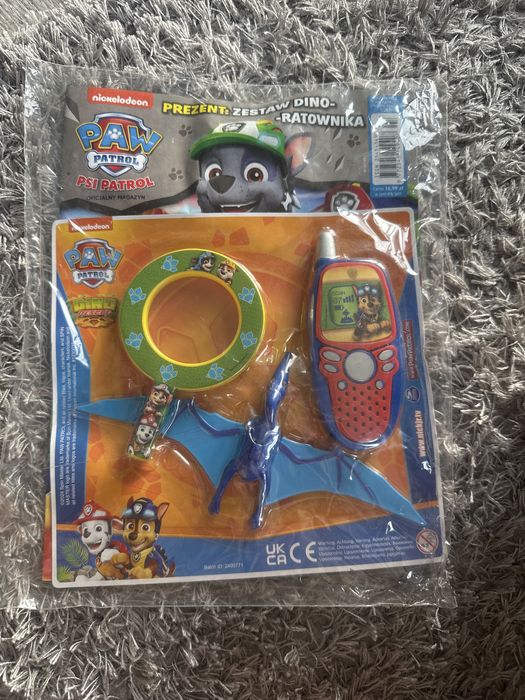 Gazetka psi patrol z prezentem