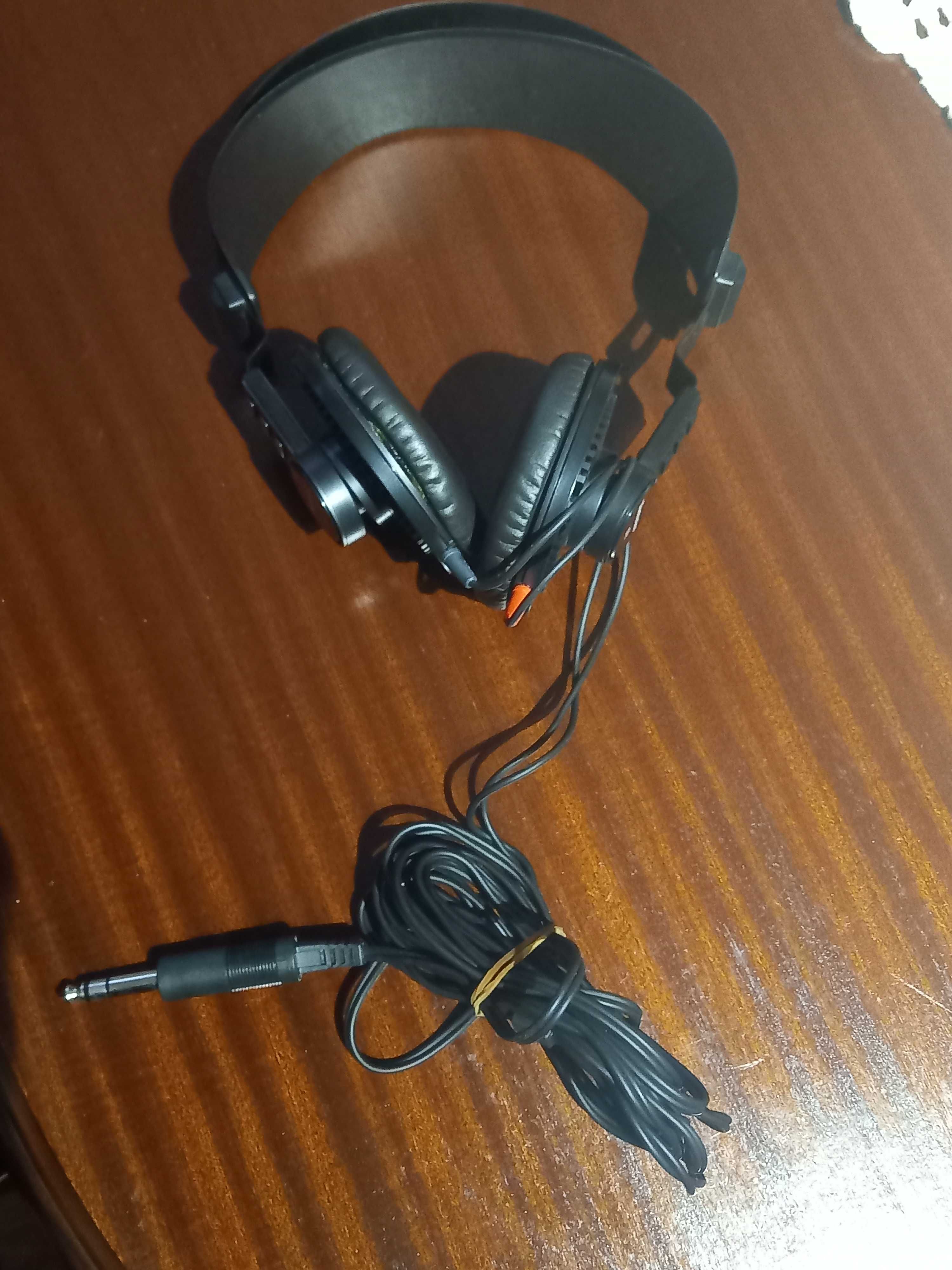 Auscultador AKG EAH T4