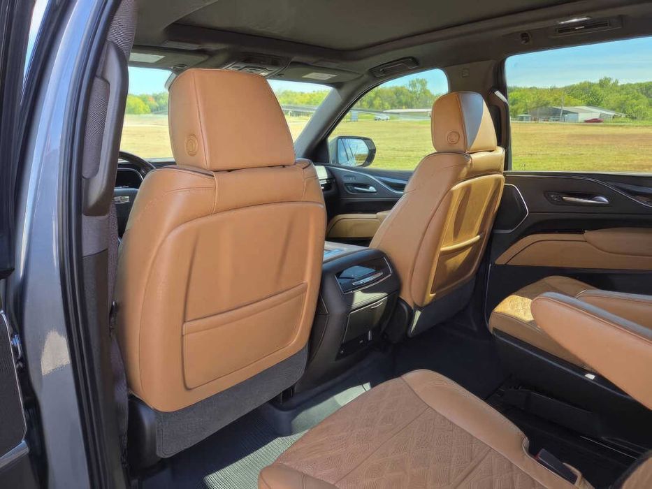 Cadillac Escalade      2021