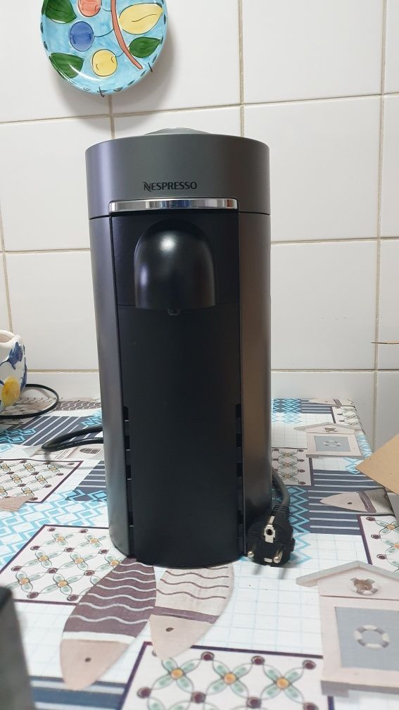 Máquina Nespresso - Vertuo Plus