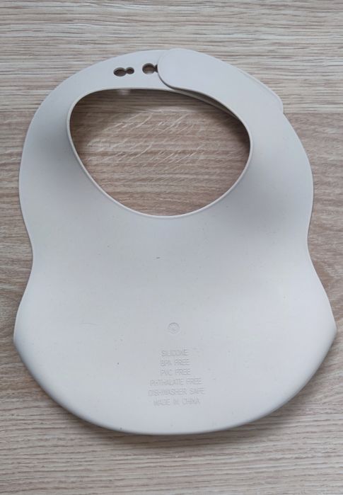 Babete em silicone Saro bebé