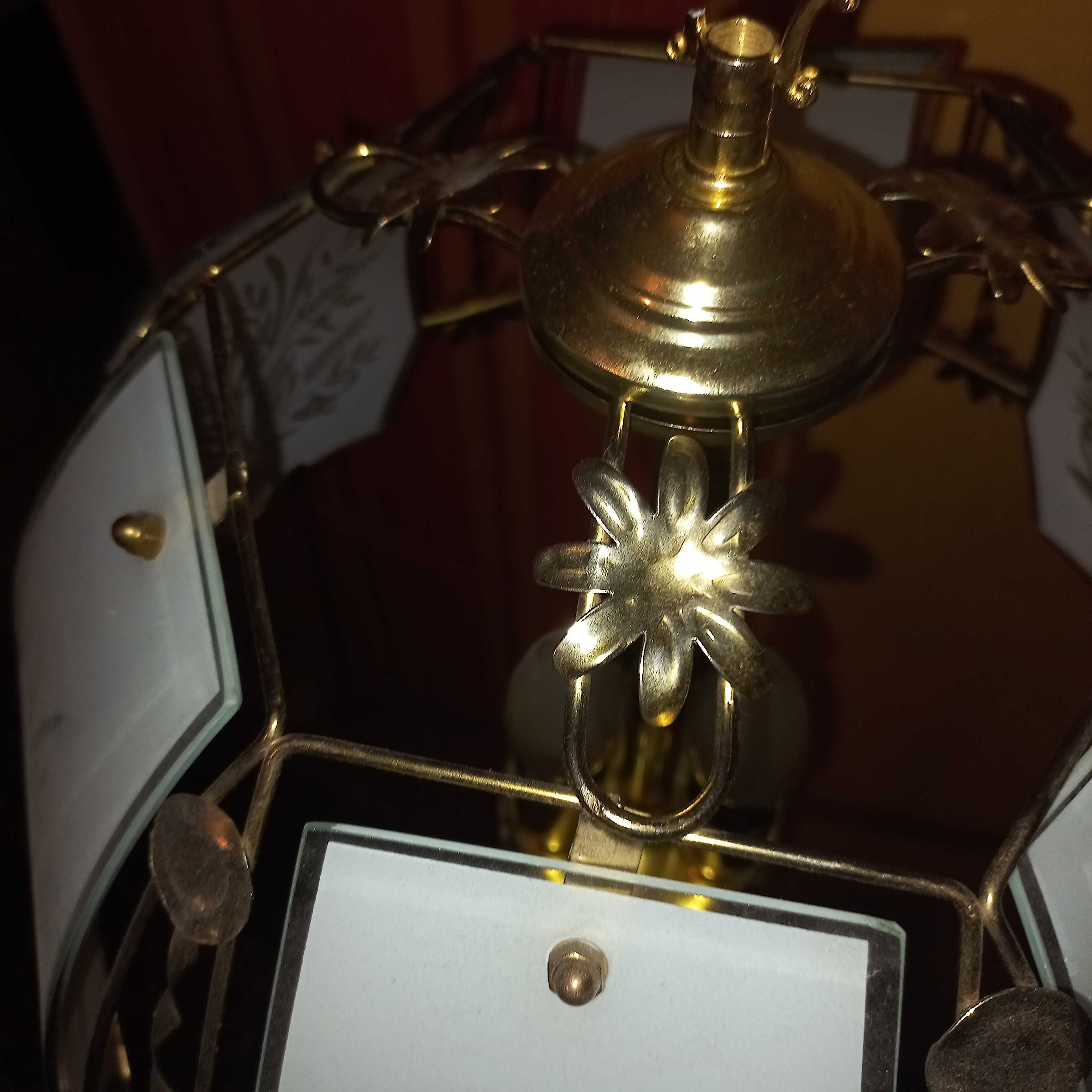 Lampa z stojakiem na kwiaty