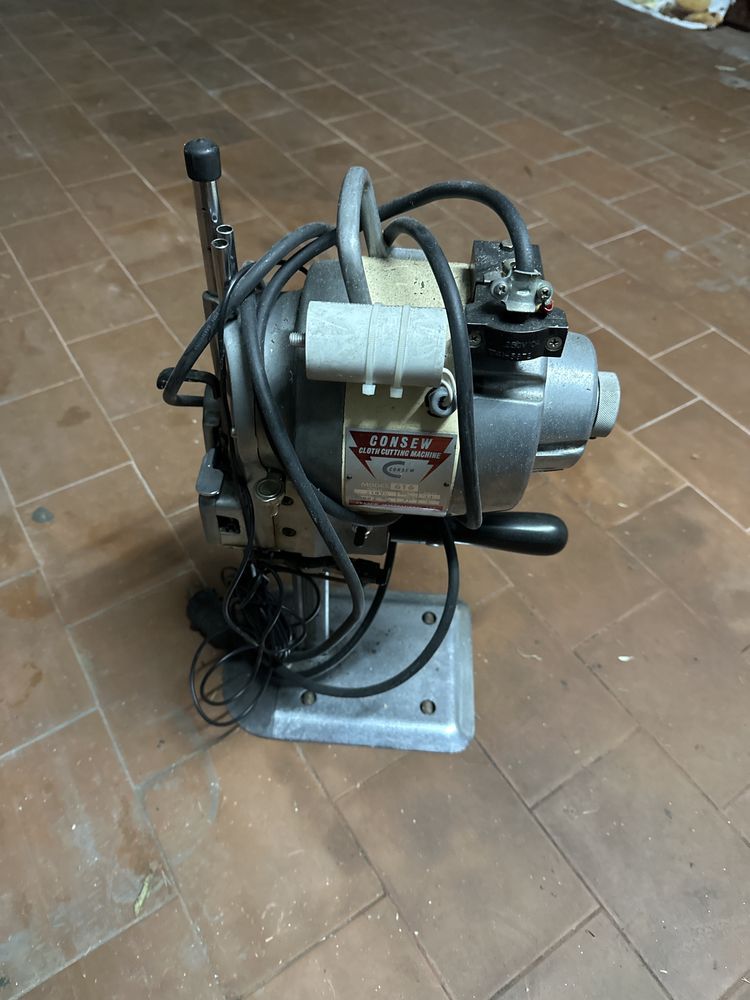 Maquina de corte a funcionar