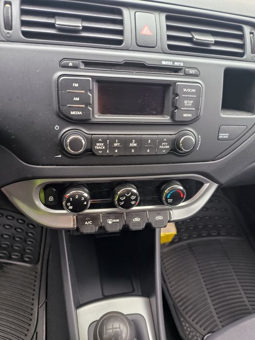Kia Rio 1,2 benzyna mały przebieg