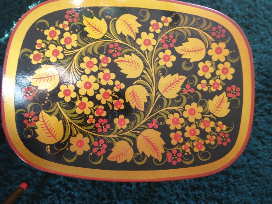 Stolik i dwa stołki - unikatowe - Khokhloma Chochłoma