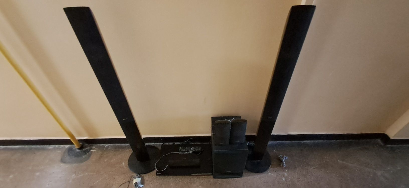 Zestaw kina domowego Sony BDV-E490 komplet.