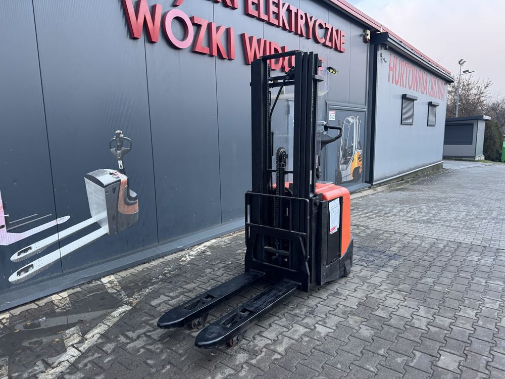 Paleciak elektryczny BT SPE 125 L 450 cm 1250 kg 2012 r