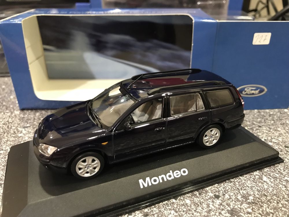 1/43 Ford Mondeo MINICHAMPS